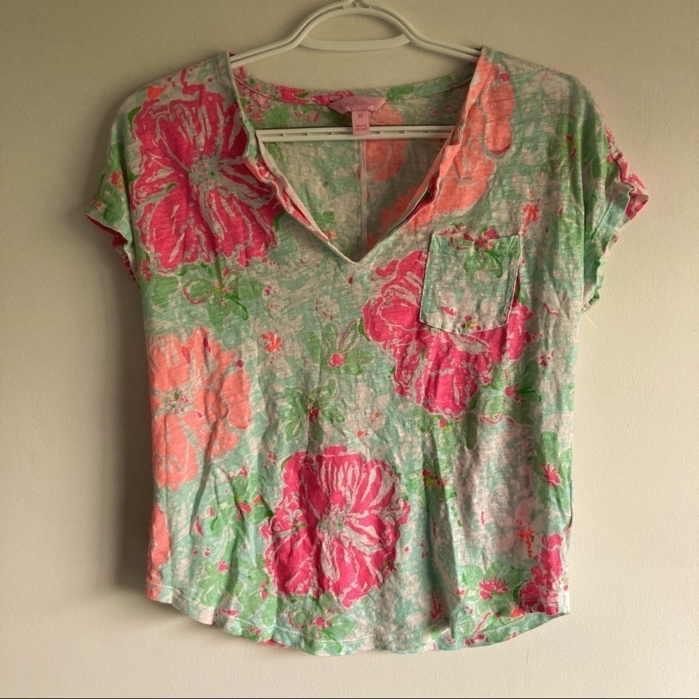 Lilly Pulitzer V Neck Floral 100% Linen Pocket Tee Style 12238 Sz XS